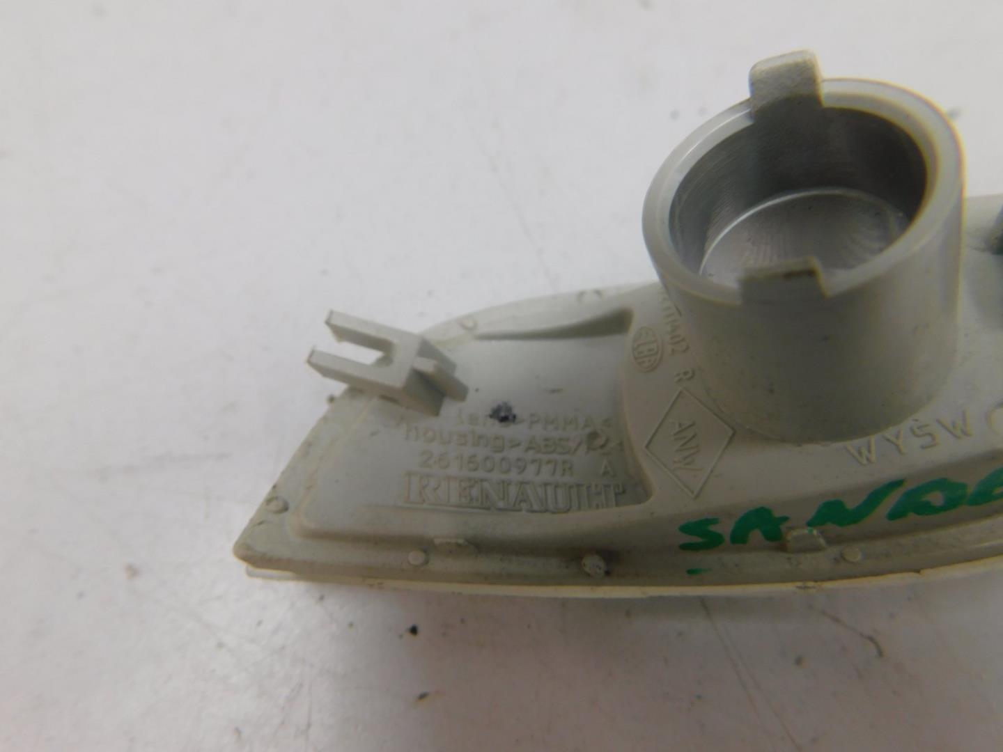 Повторитель поворота белый