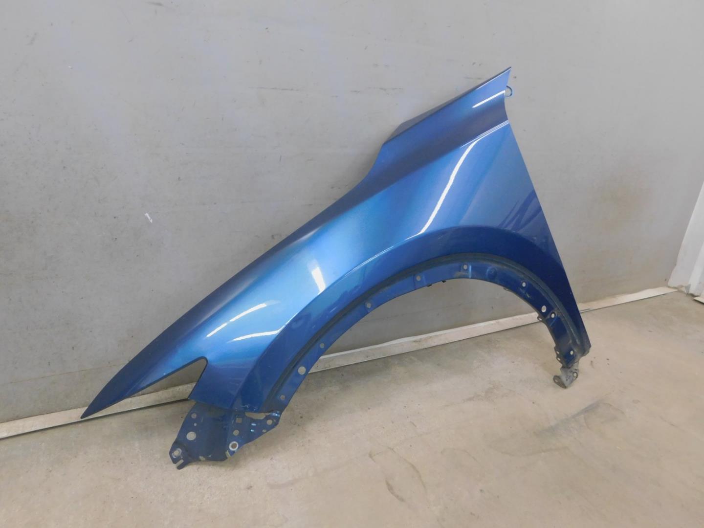 Крыло переднее левое