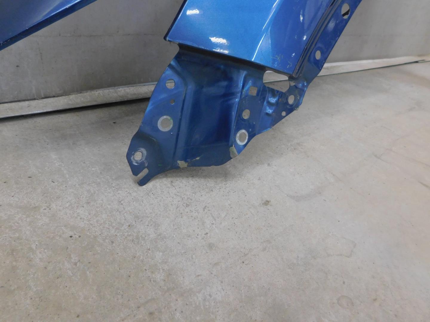 Крыло переднее левое