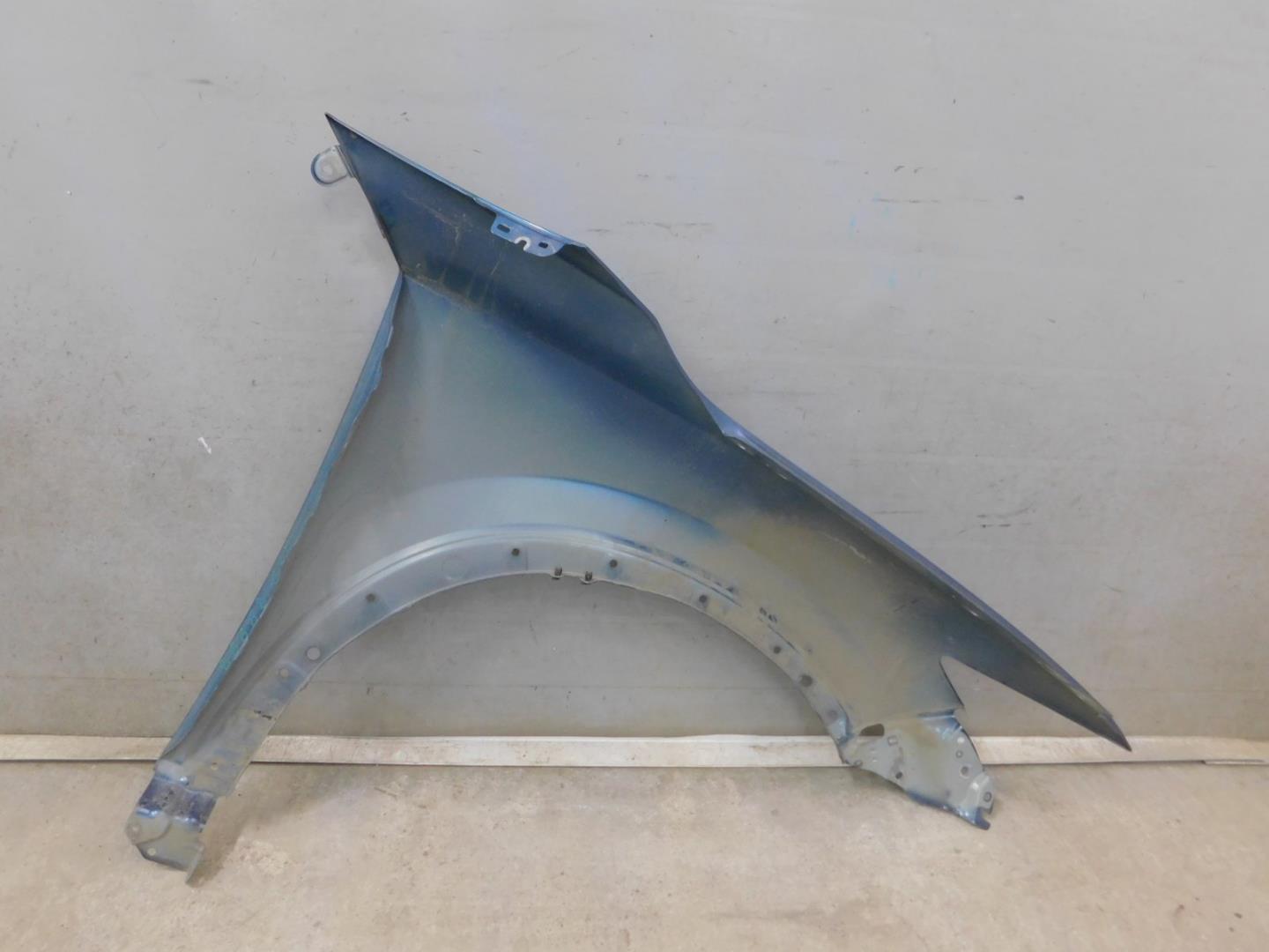 Крыло переднее левое