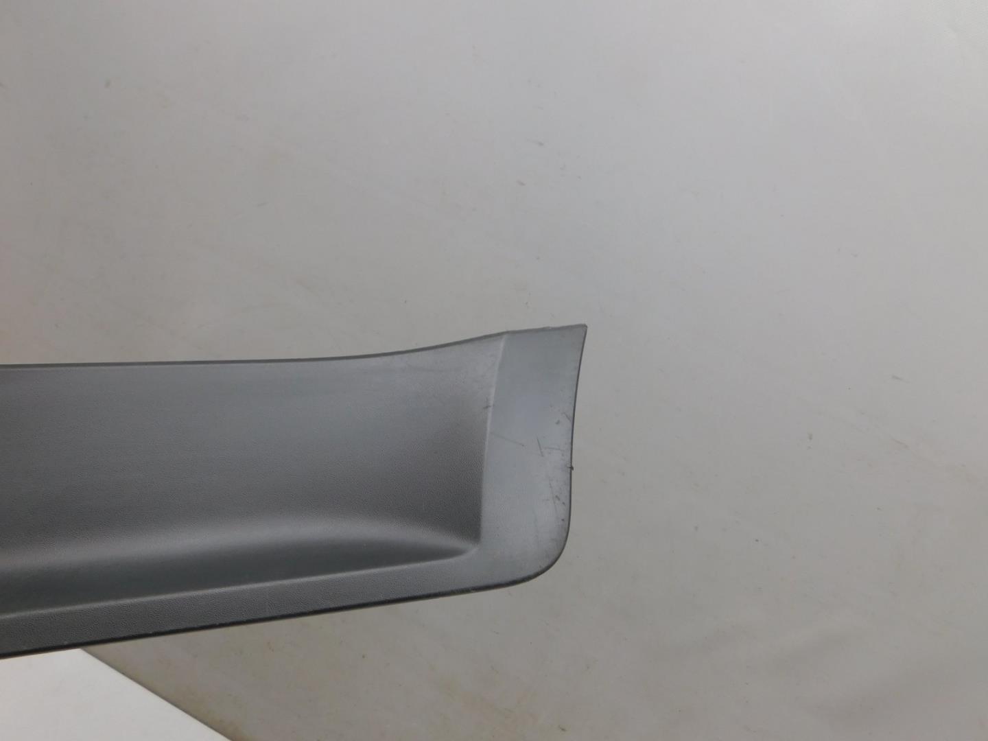 Накладка двери задней левой