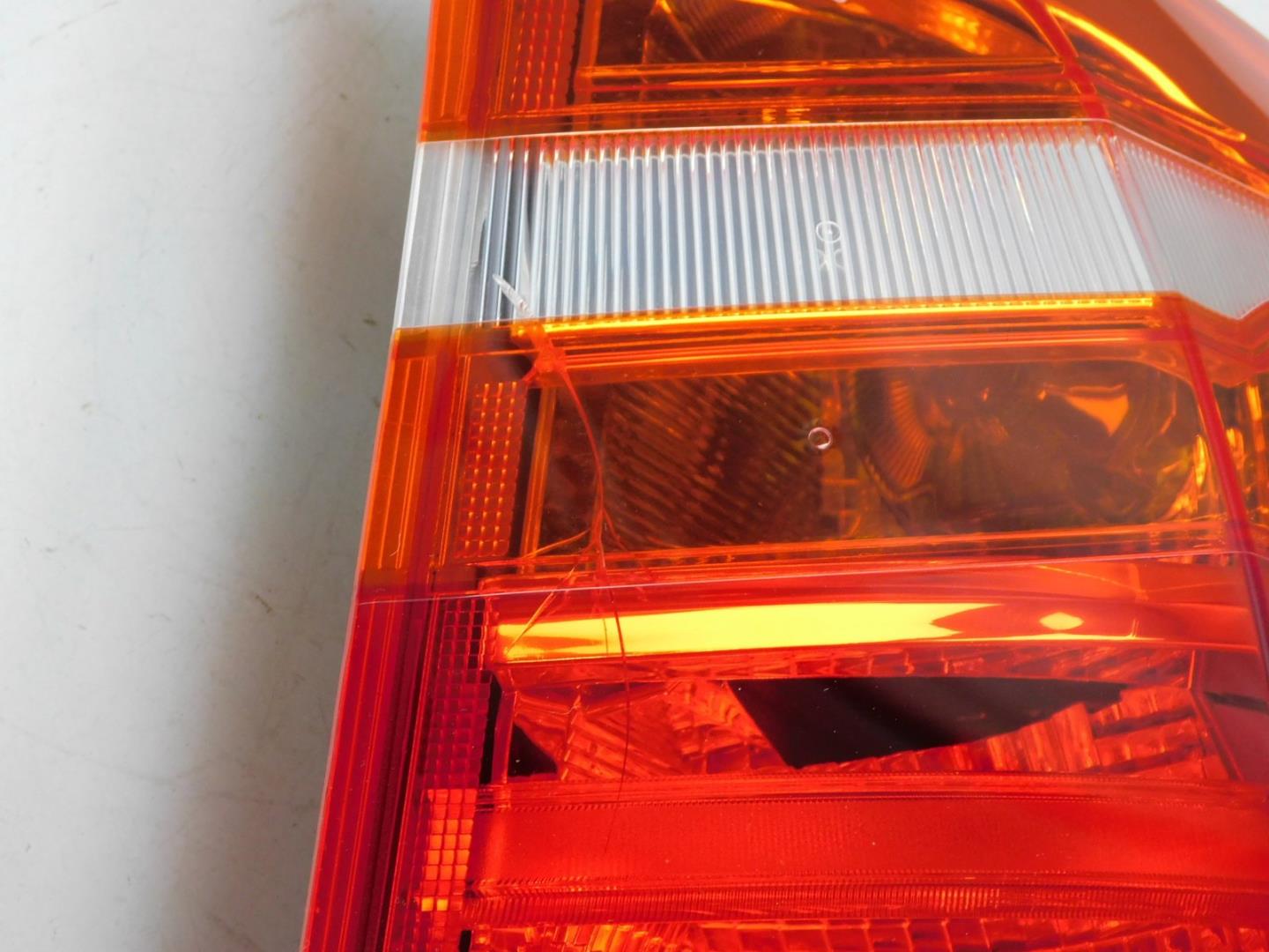 Фонарь задний наружный правый