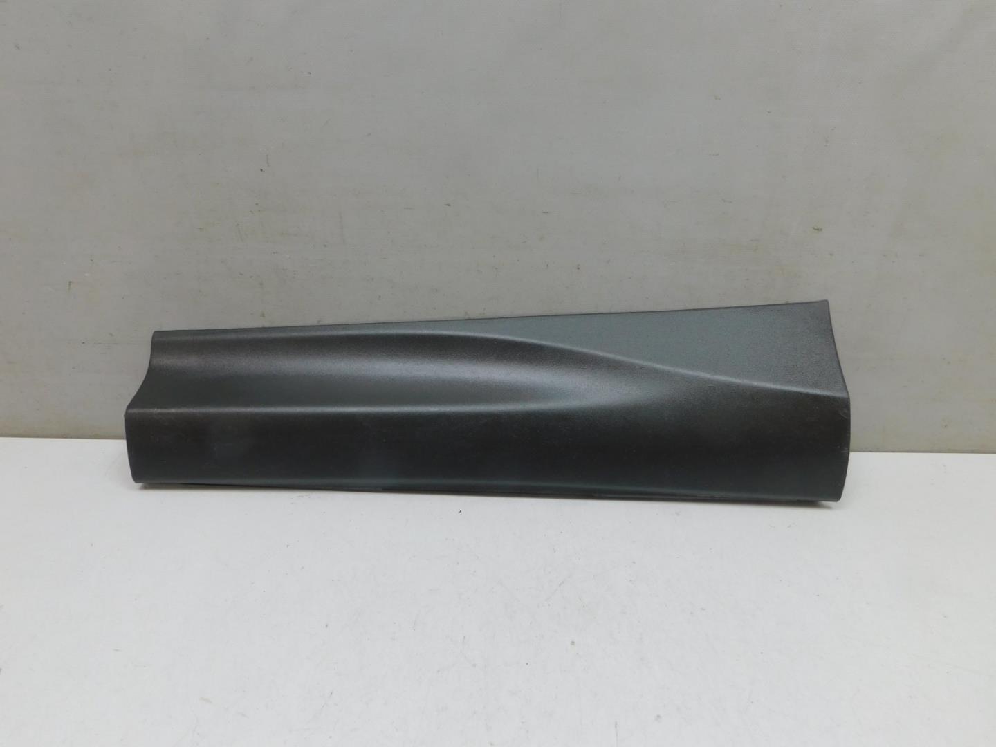 Накладка двери задней левой