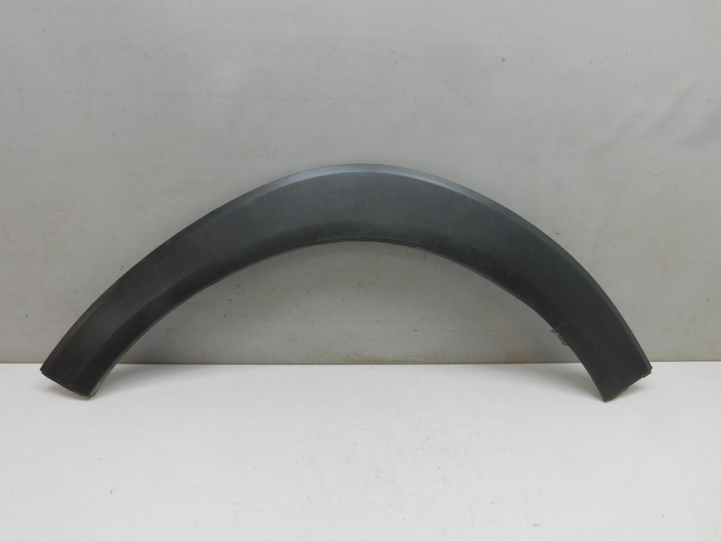 Накладка переднего крыла левого