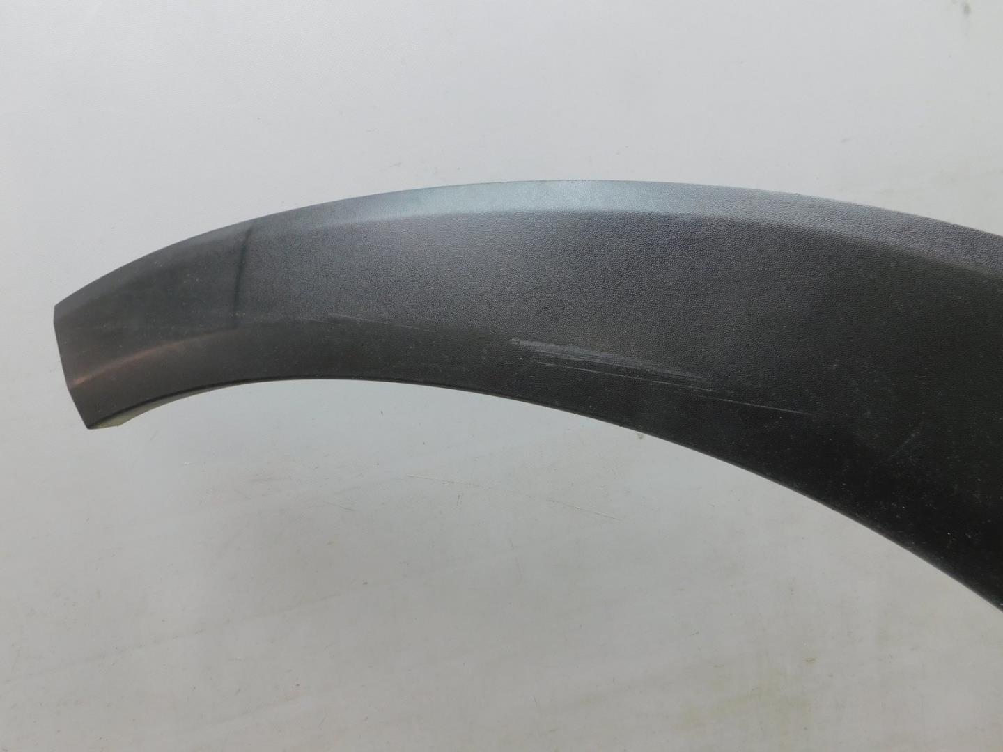 Накладка переднего крыла левого