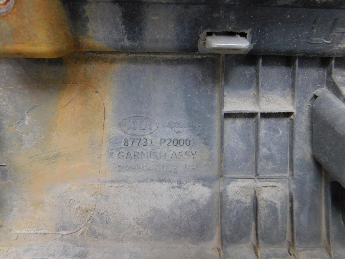 Накладка двери задней левой