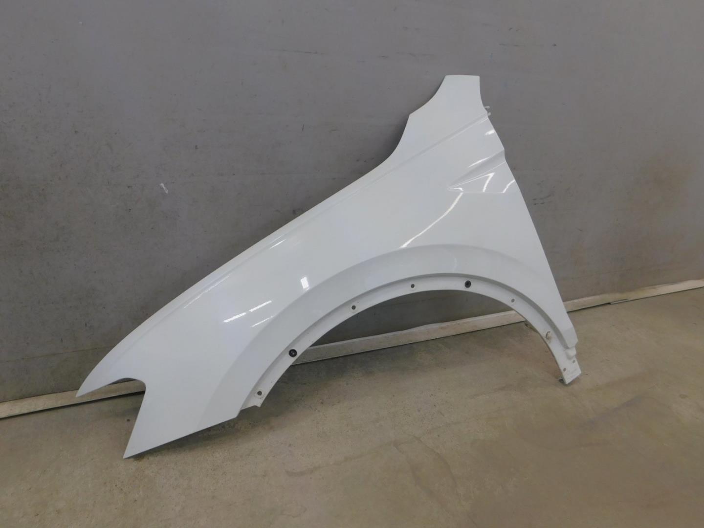 Крыло переднее левое