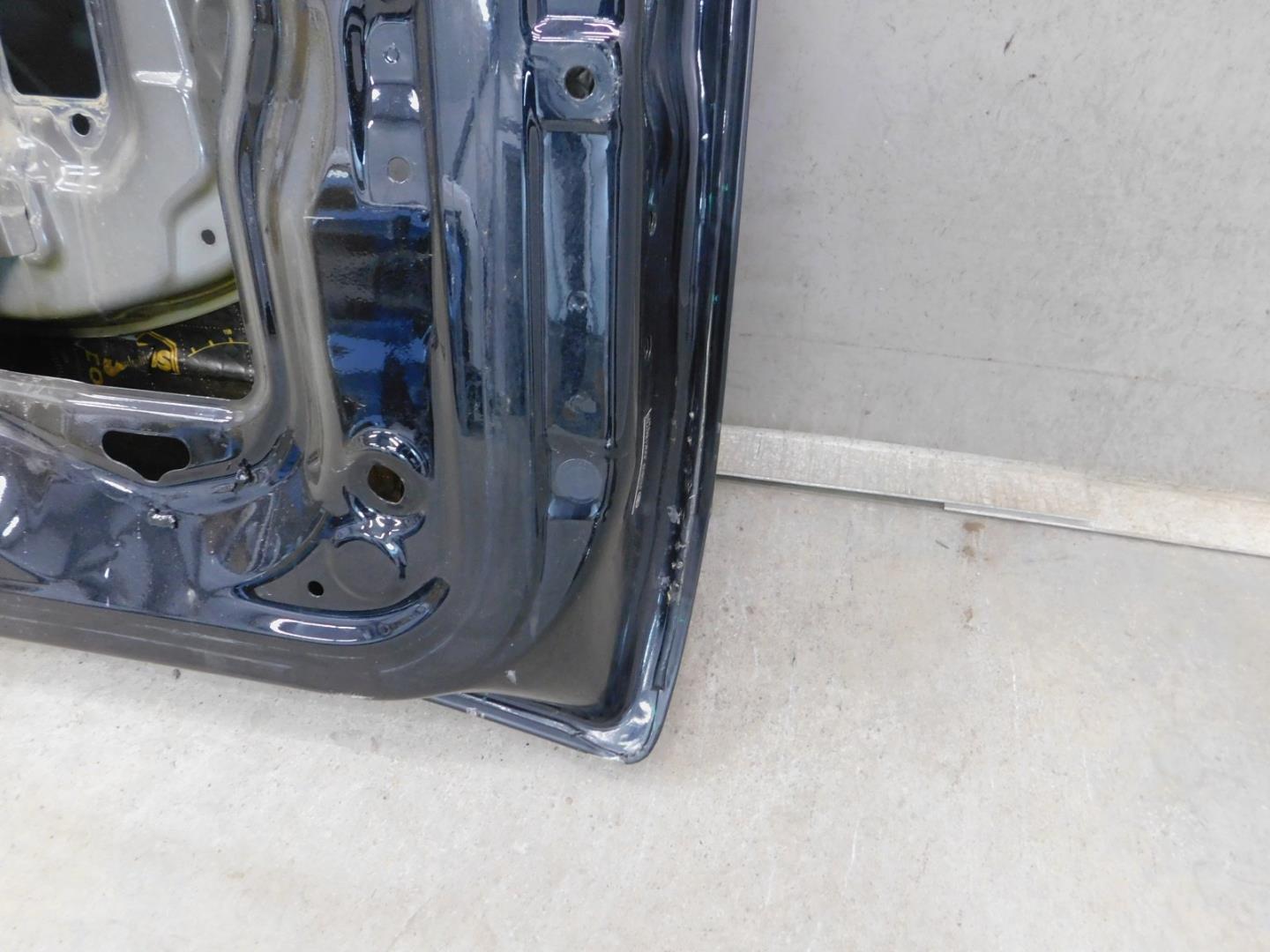 Дверь багажника