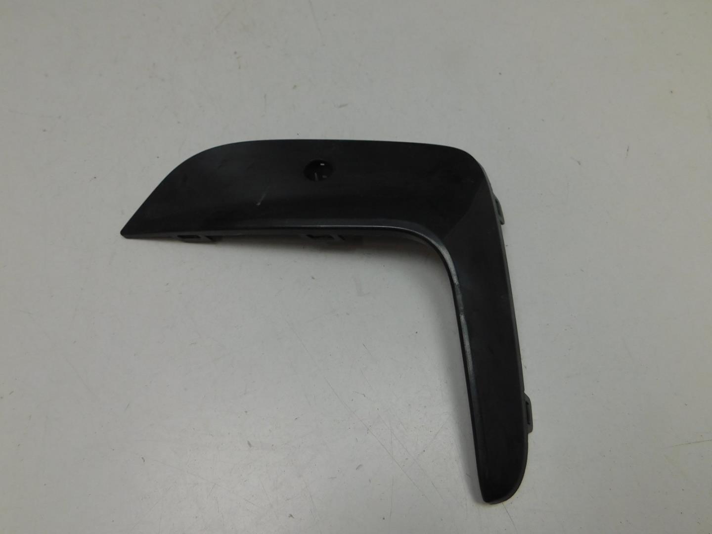 Накладка переднего бампера