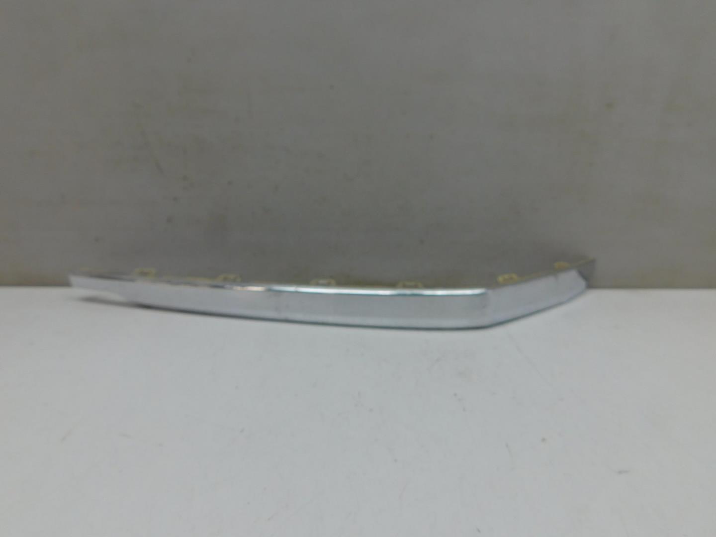 Молдинг заднего бампера