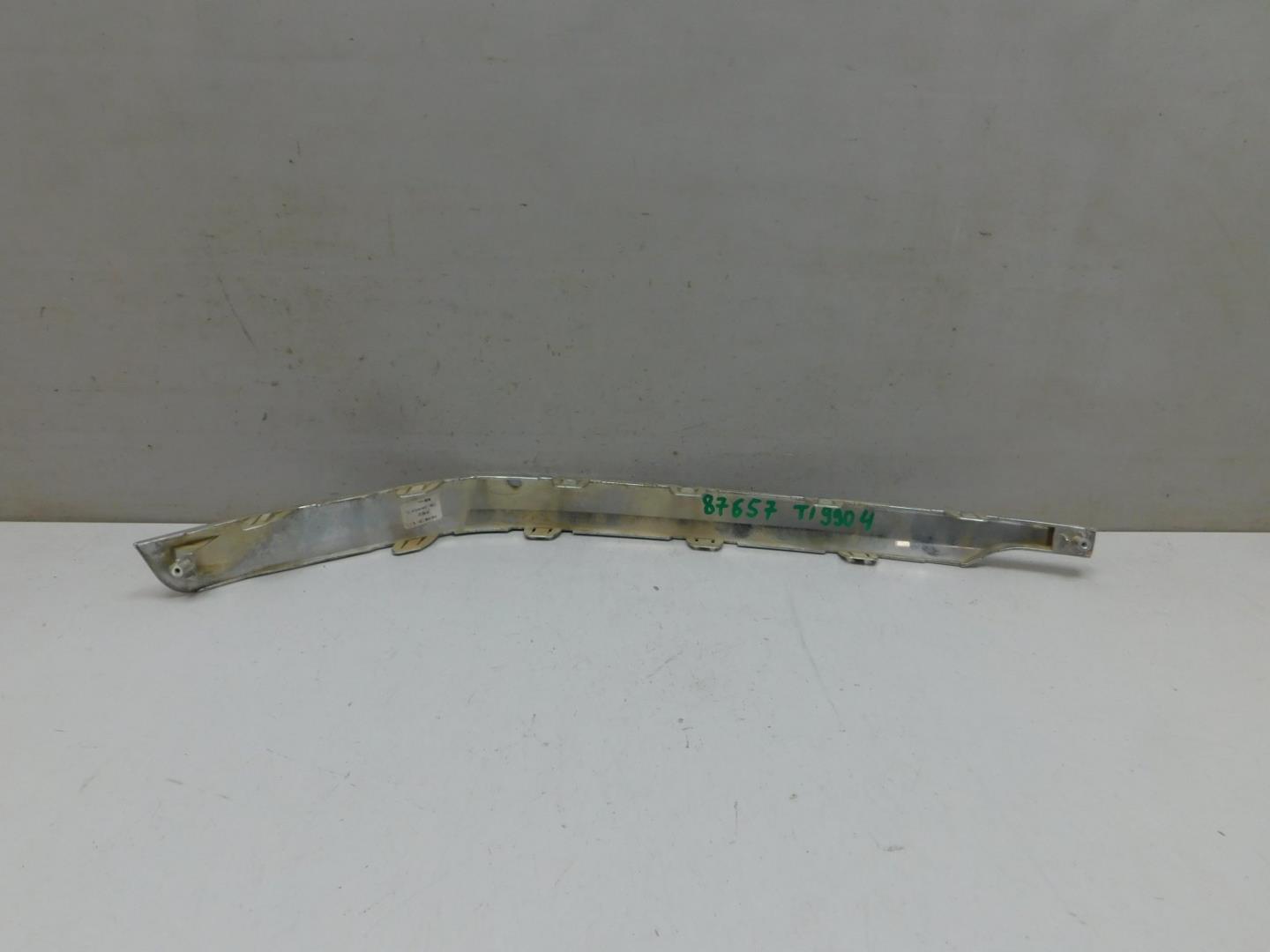 Молдинг заднего бампера