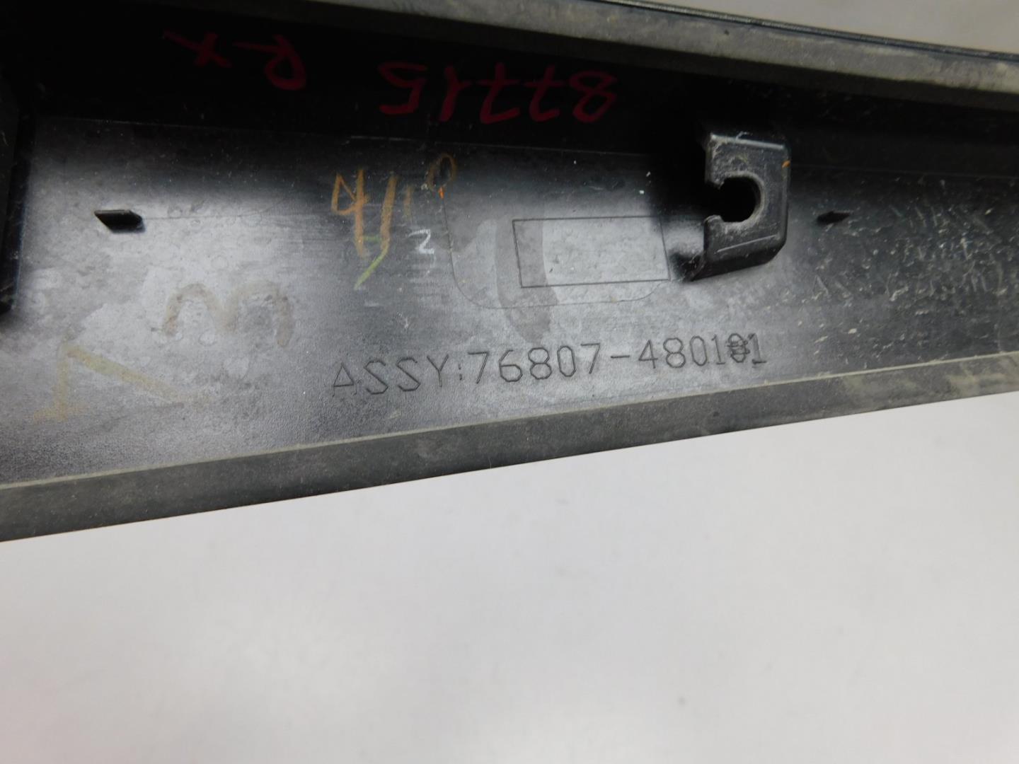 Накладка двери багажника