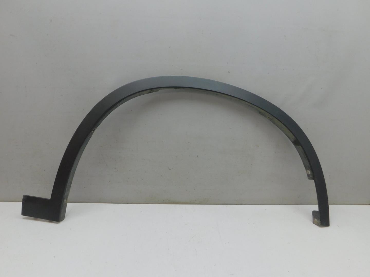 Накладка переднего крыла правого