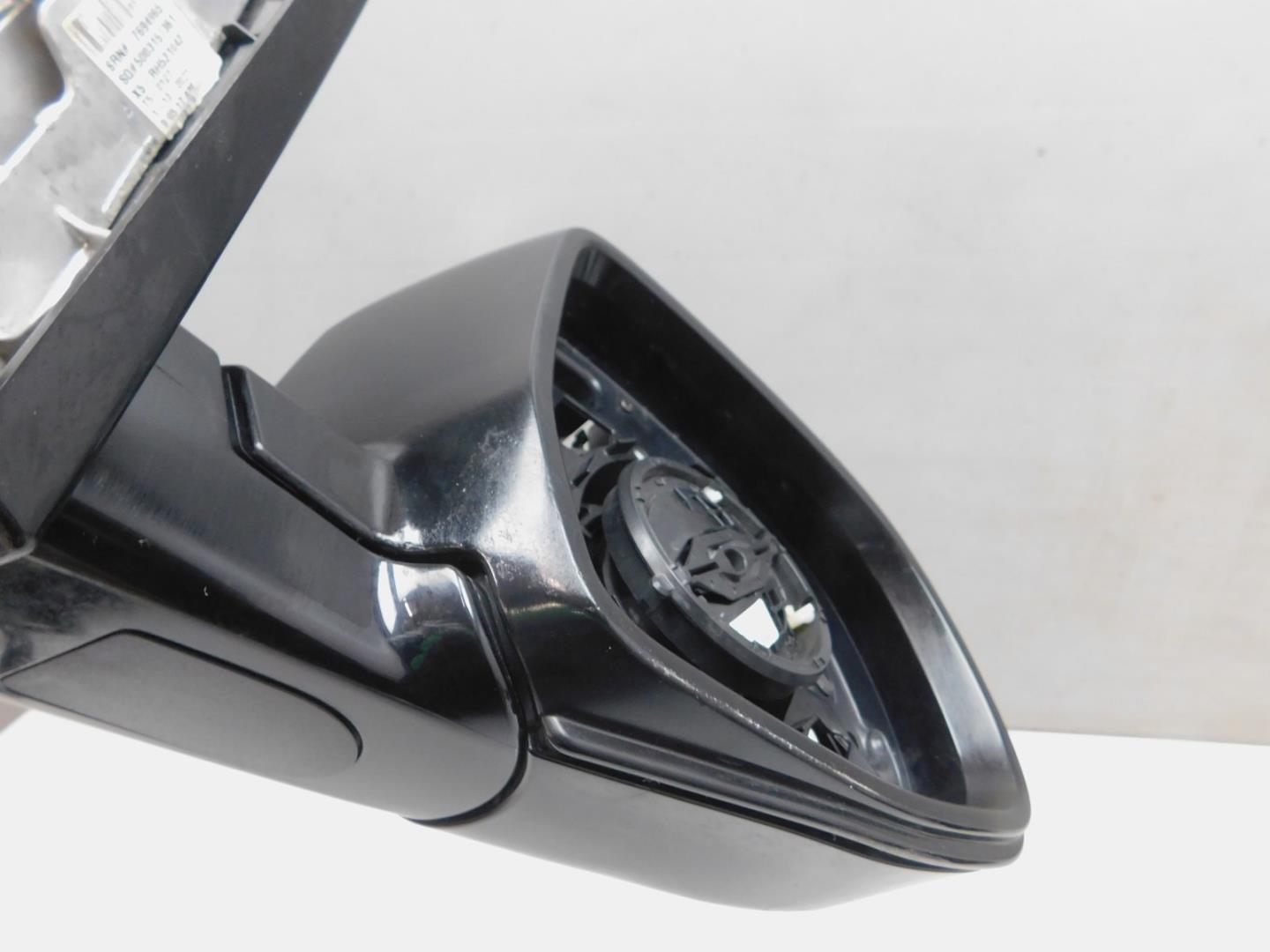 Зеркало правое электрическое