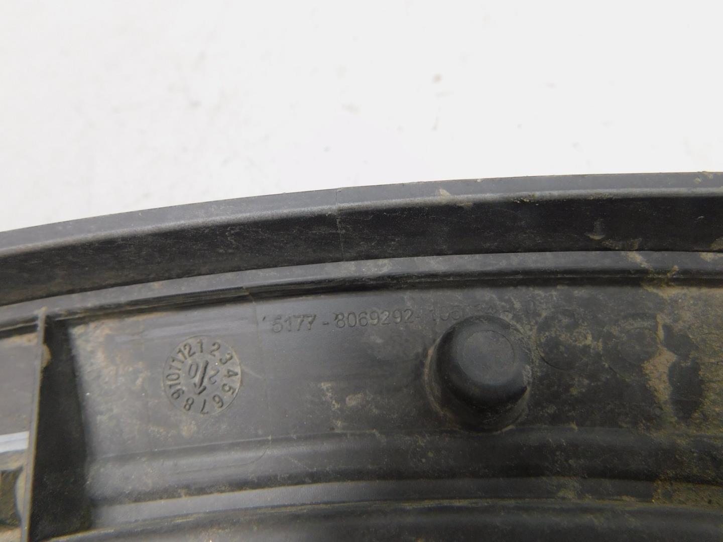 Накладка заднего крыла правого