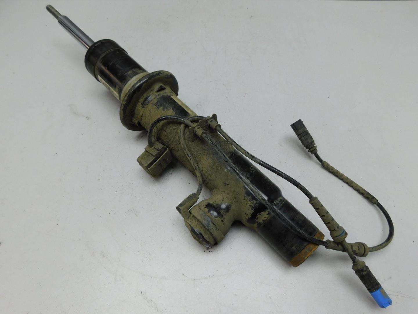 Амортизатор передний правый