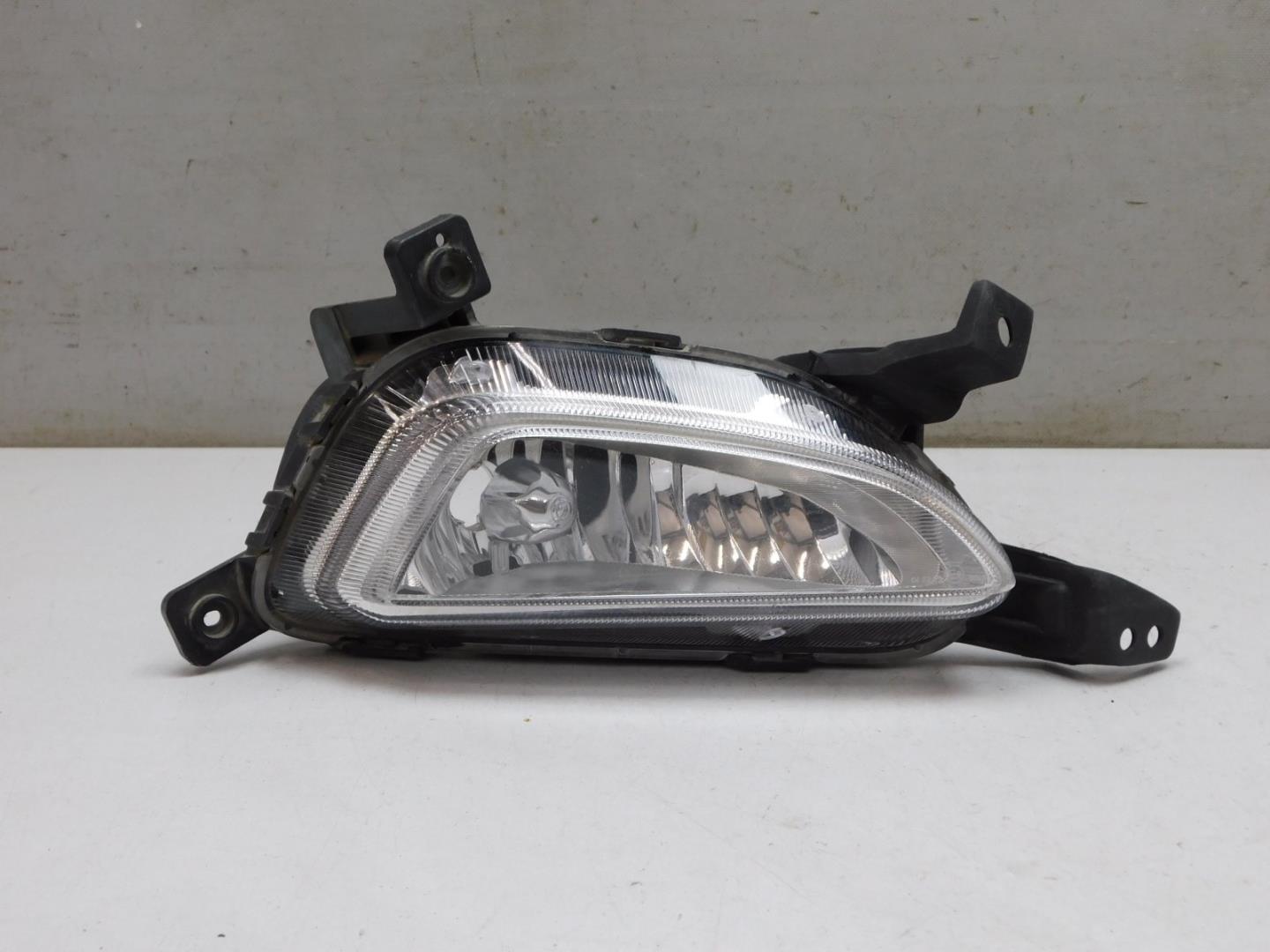 Фара противотуманная правая