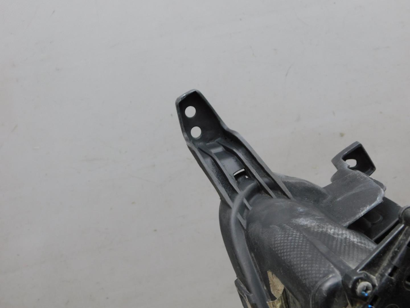 Фара противотуманная правая