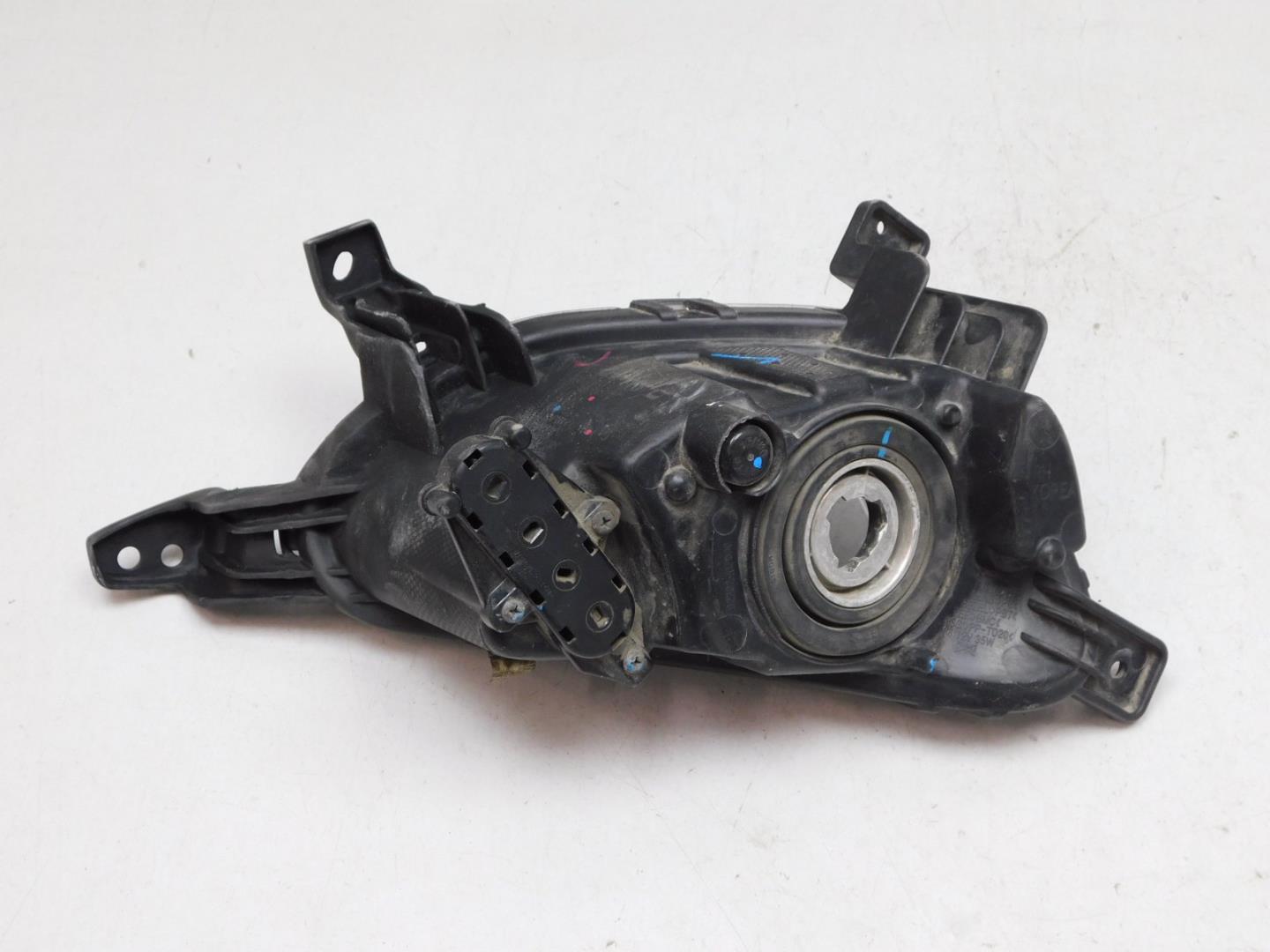 Фара противотуманная правая