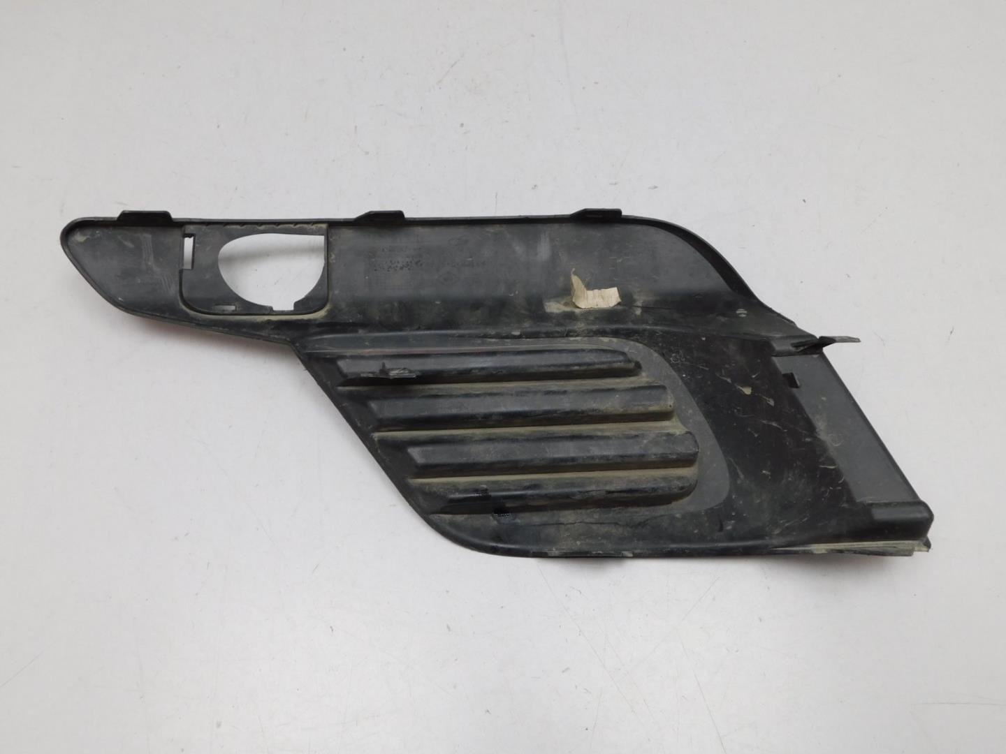 Решетка в бампер правая