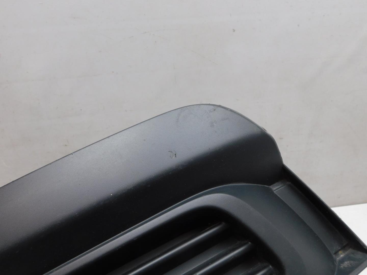 Решетка в бампер левая