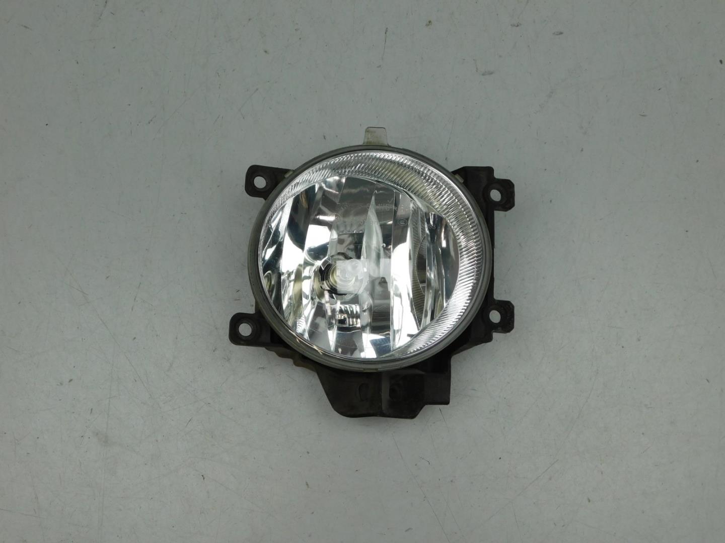Фара противотуманная правая