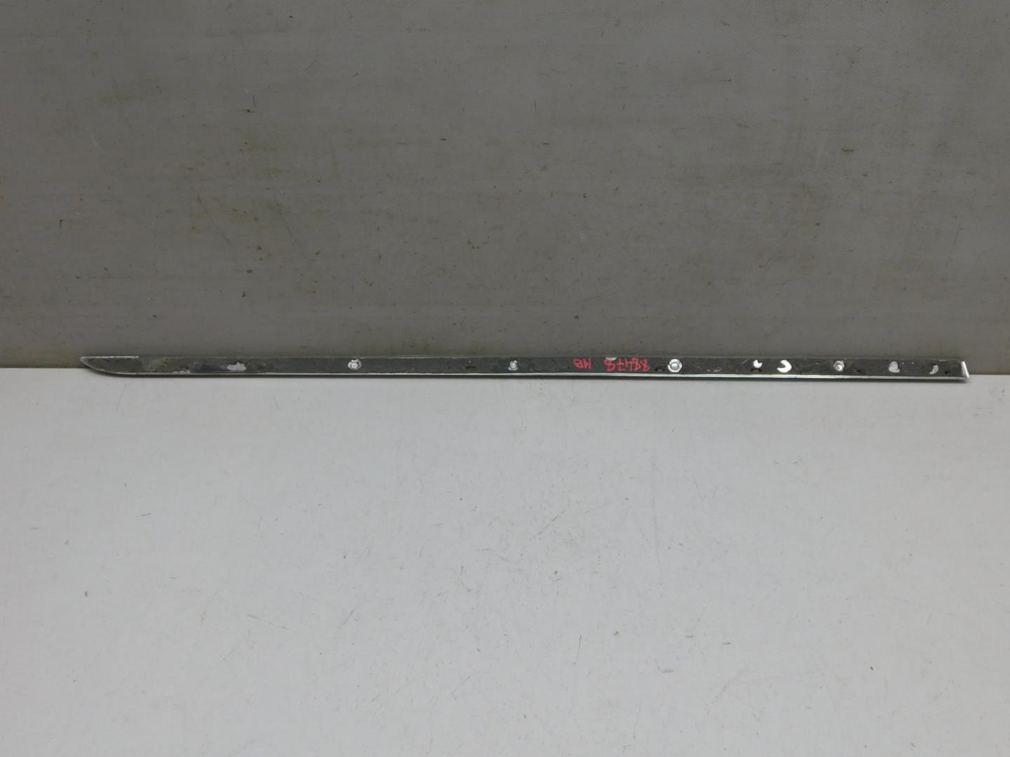 Молдинг задней правой двери