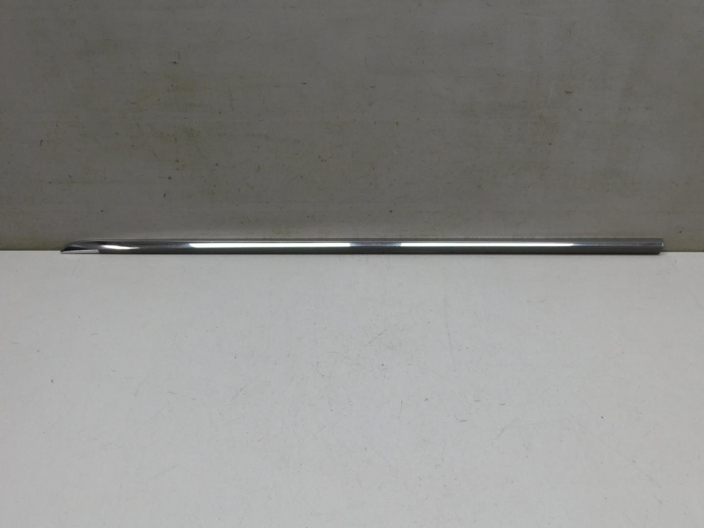 Молдинг задней правой двери