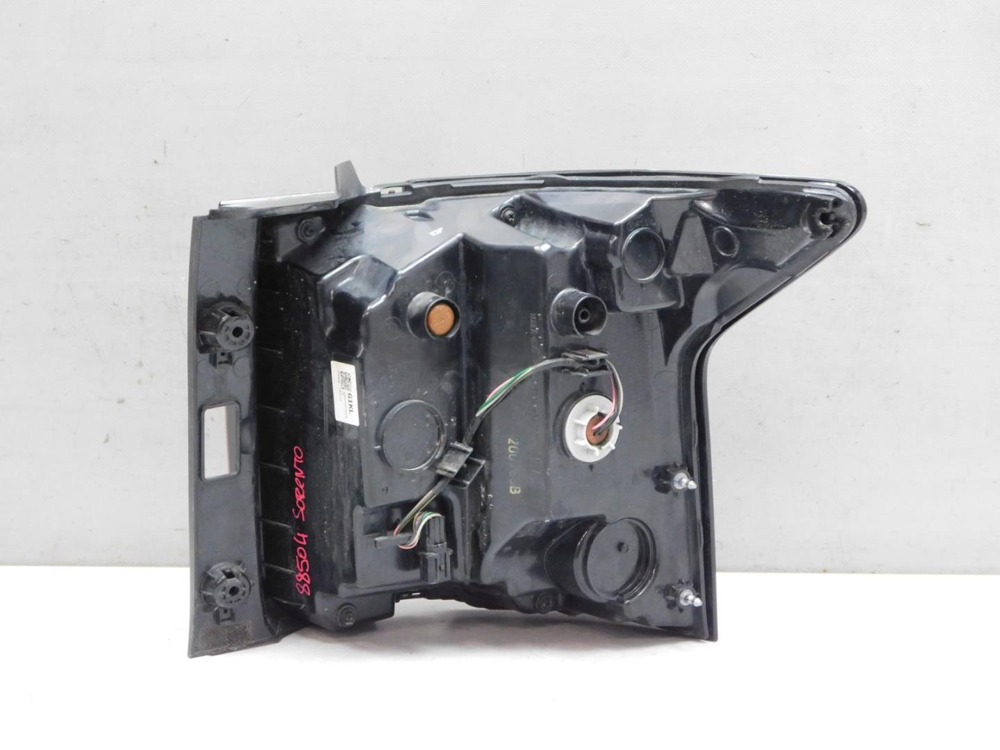 Фонарь задний левый