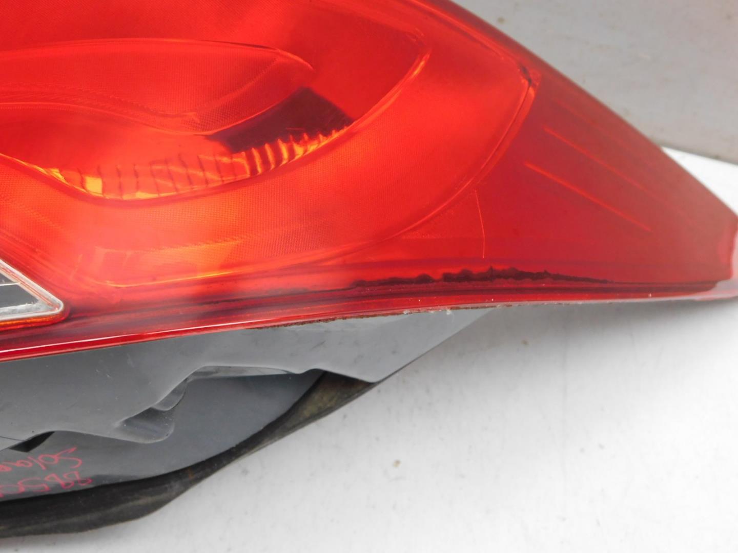 Фонарь задний правый