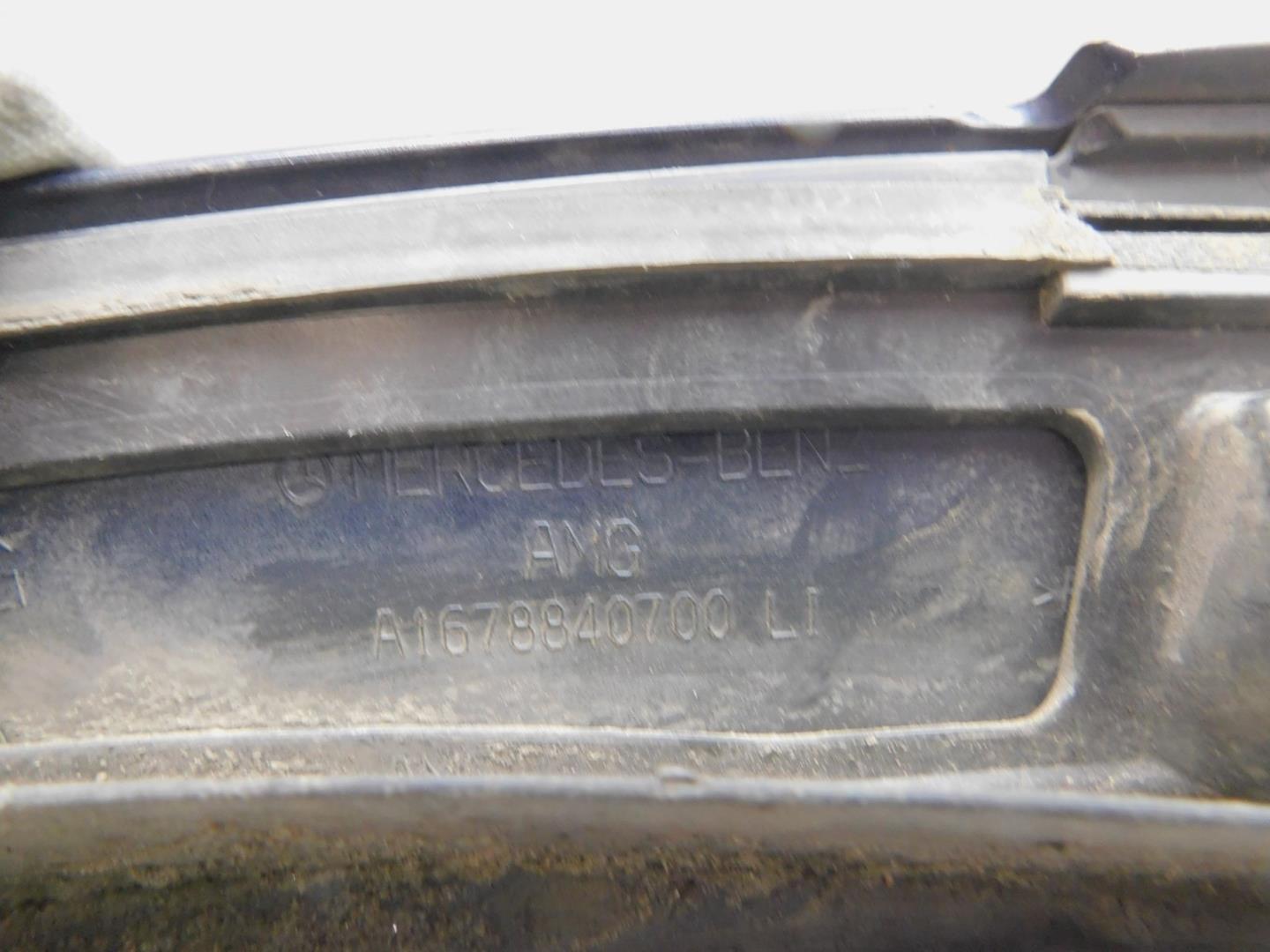 Накладка заднего крыла левого