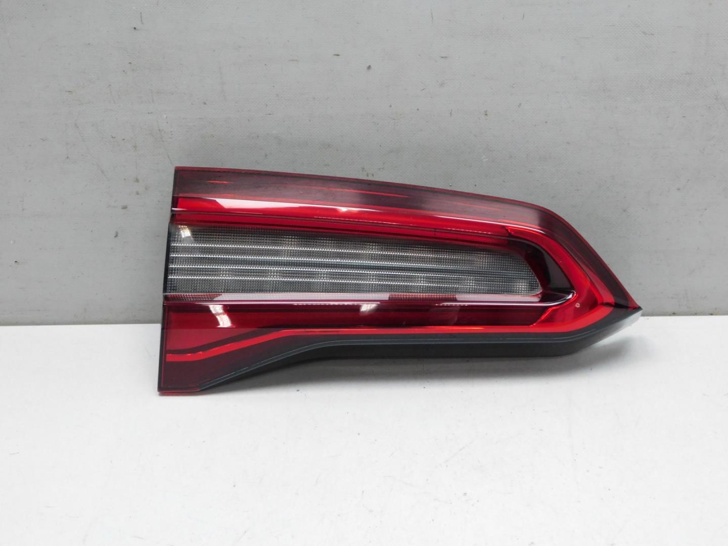 Фонарь задний внутренний левый