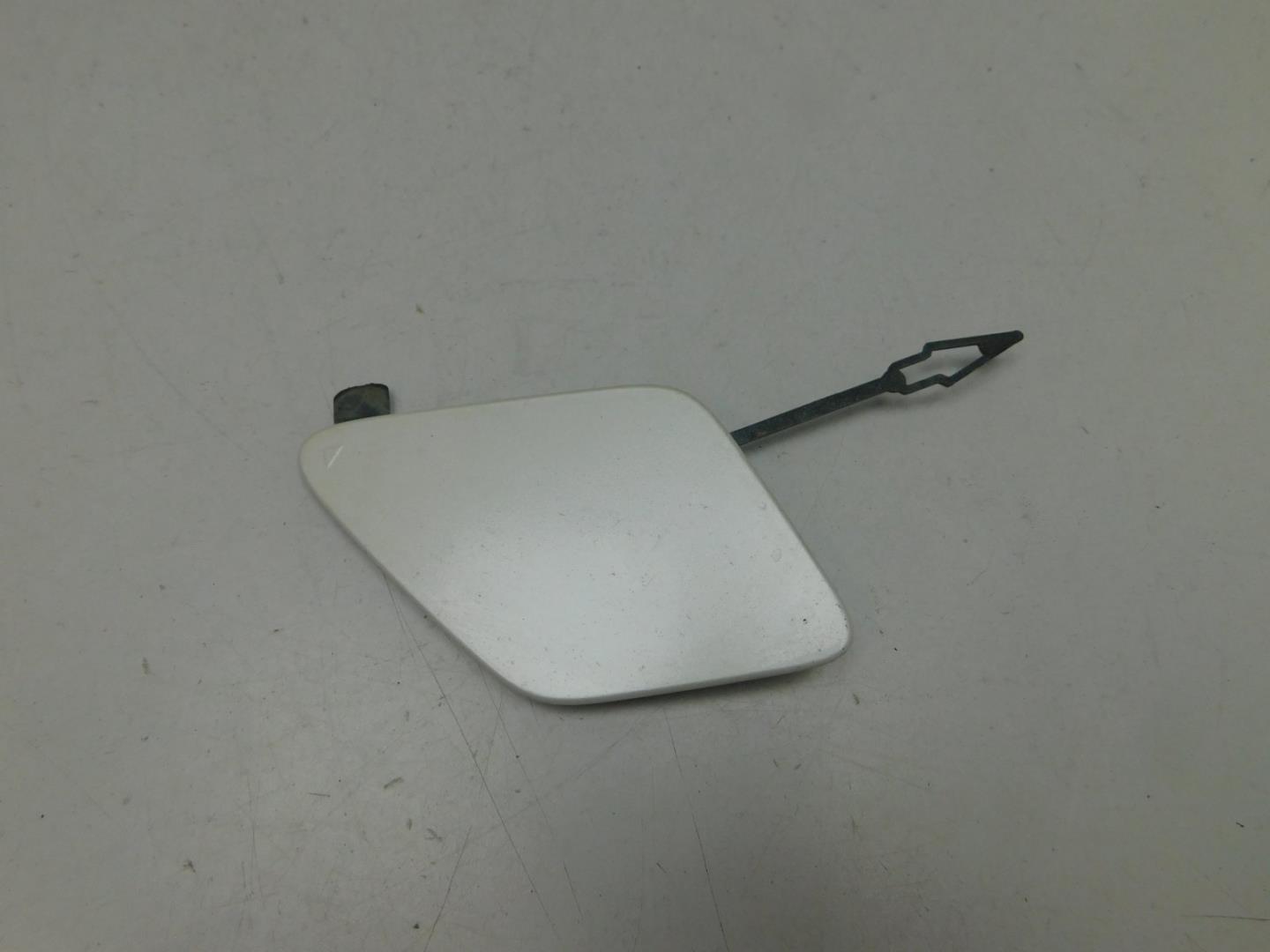 Заглушка буксировочного крюка