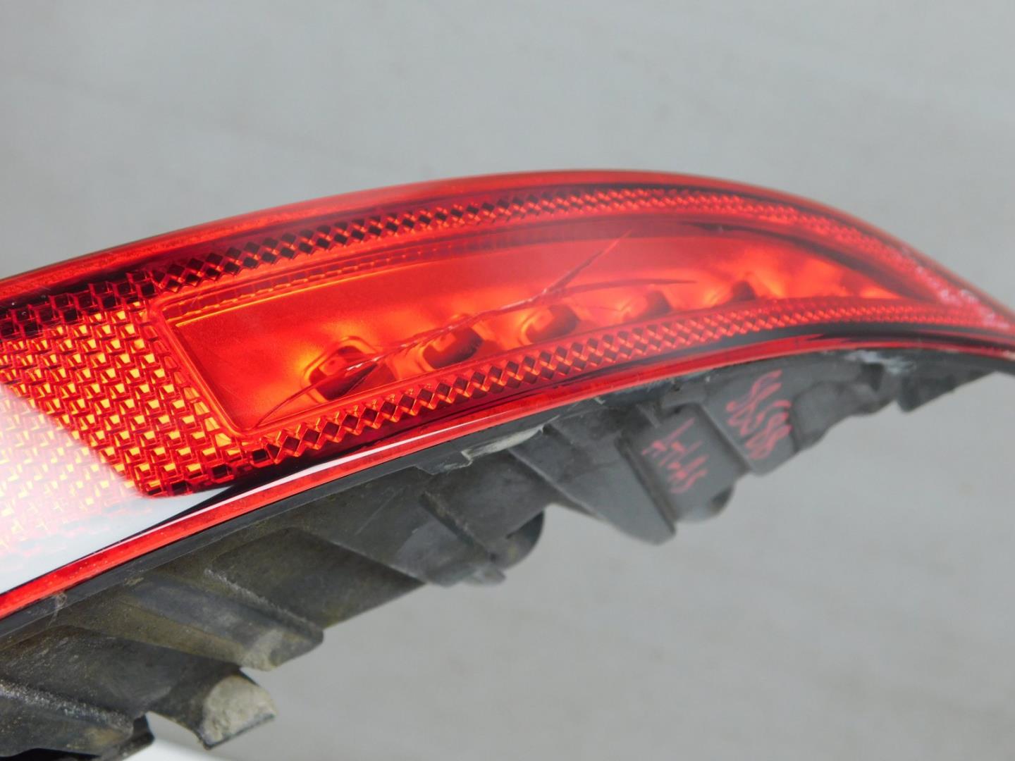 Фонарь задний в бампер правый