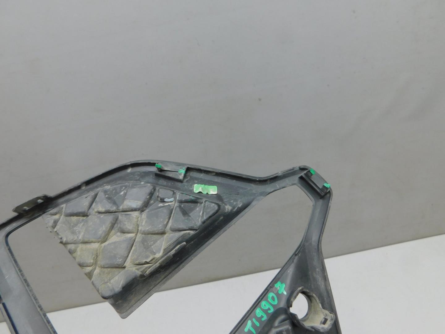 Решетка в бампер левая