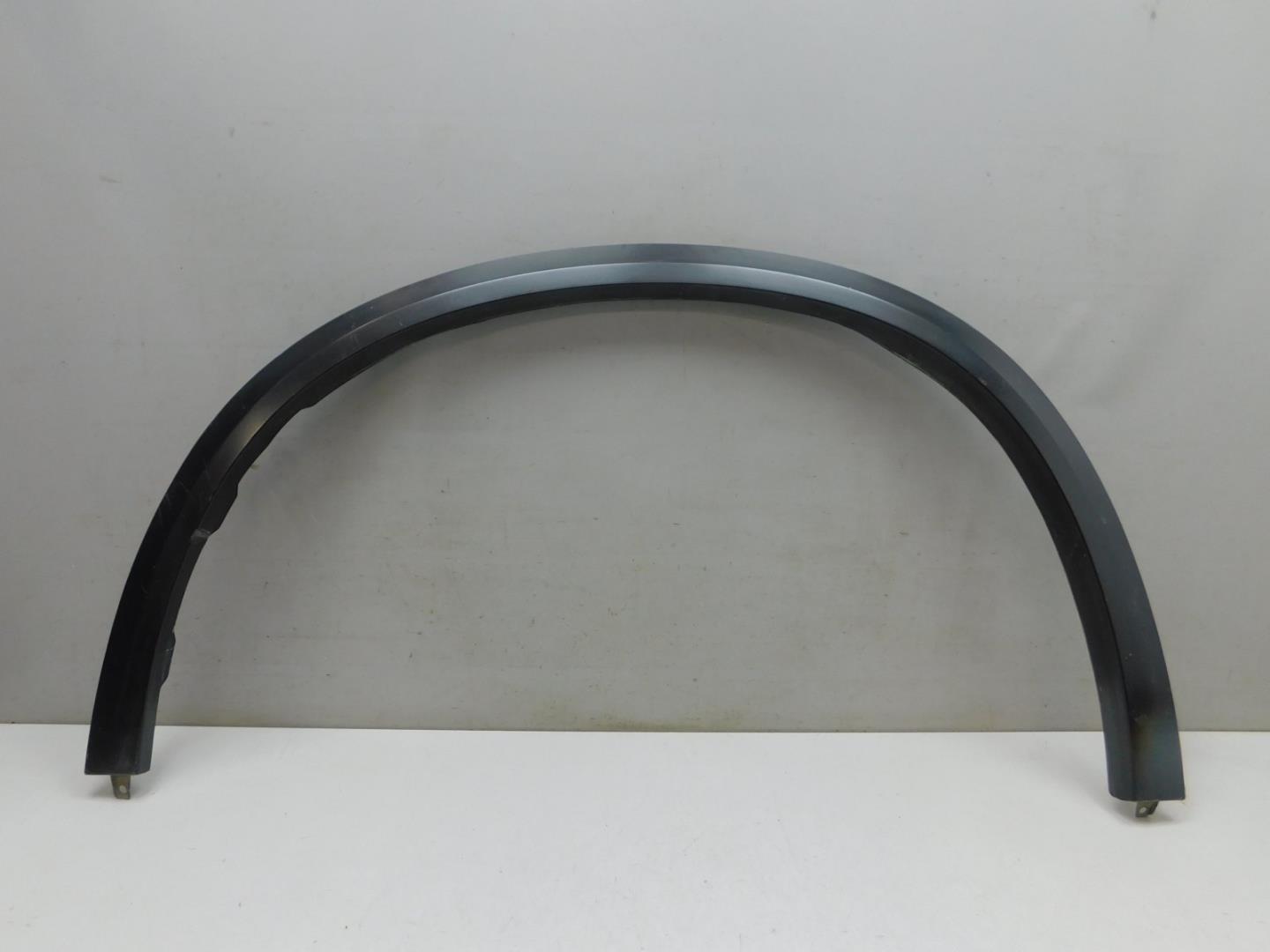 Накладка крыла переднего левого