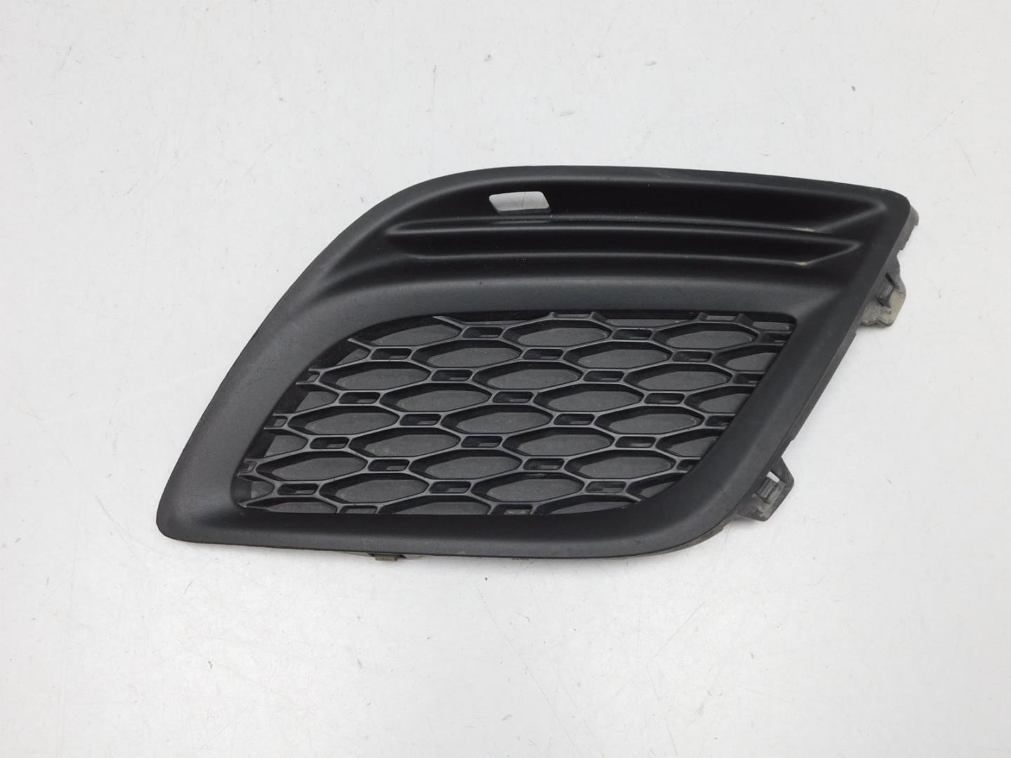 Решетка в бампер левая