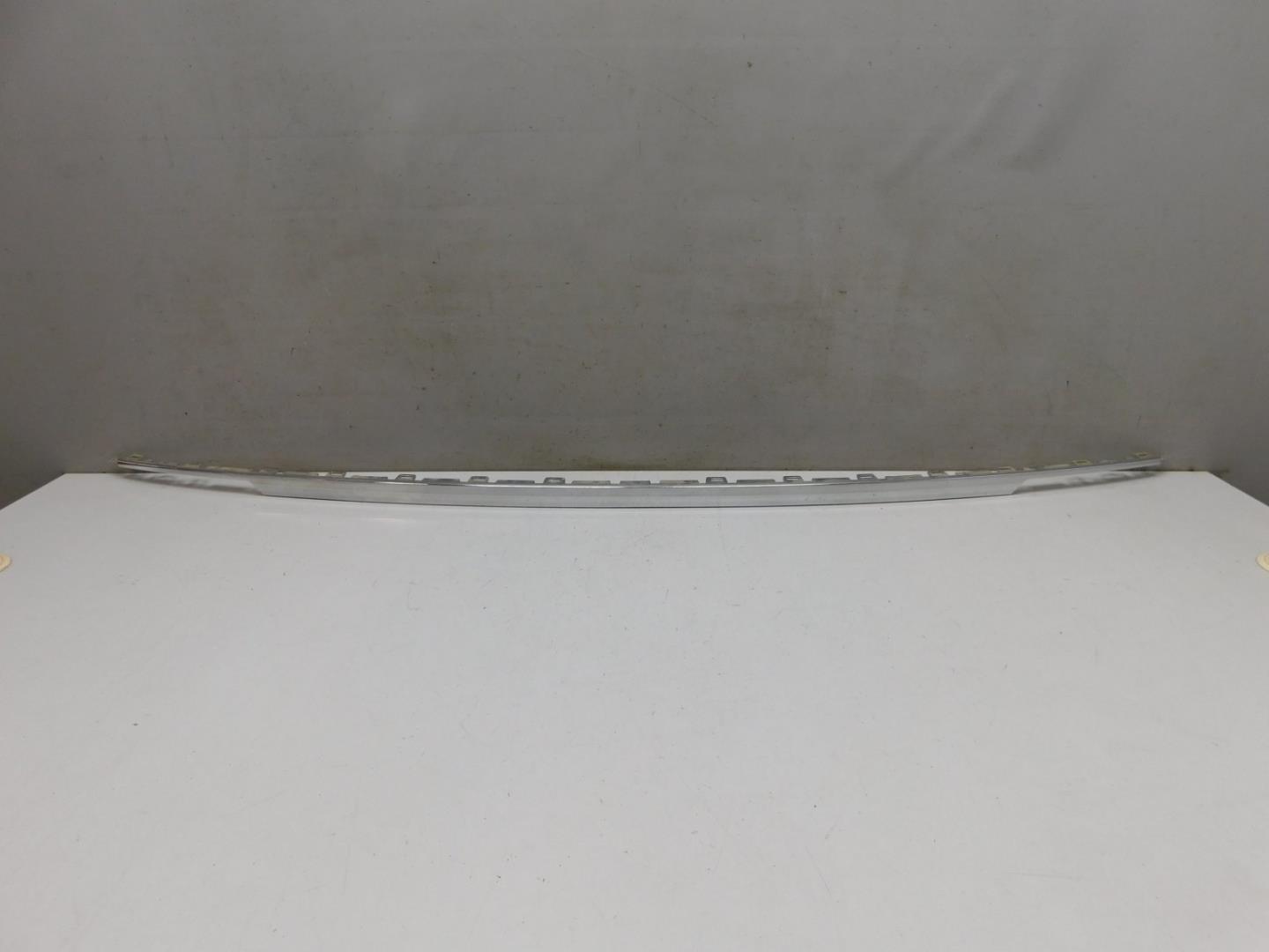 Молдинг заднего бампера