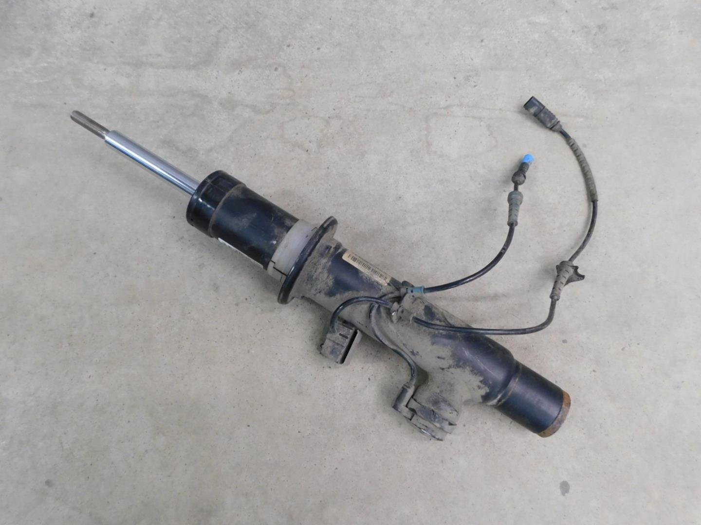 Амортизатор передний правый