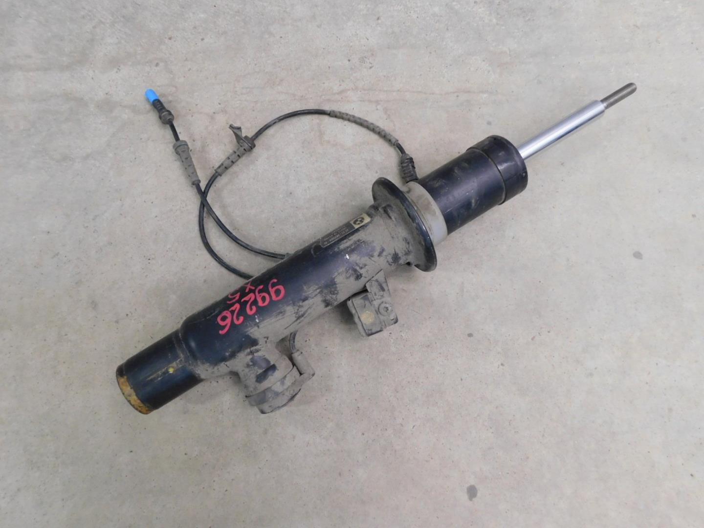 Амортизатор передний правый