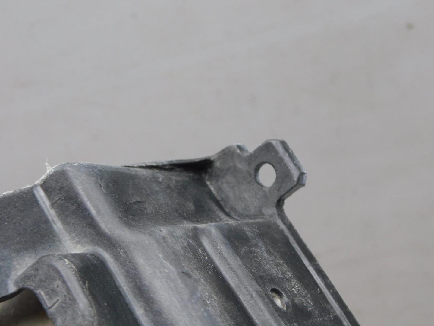 Фара противотуманная левая