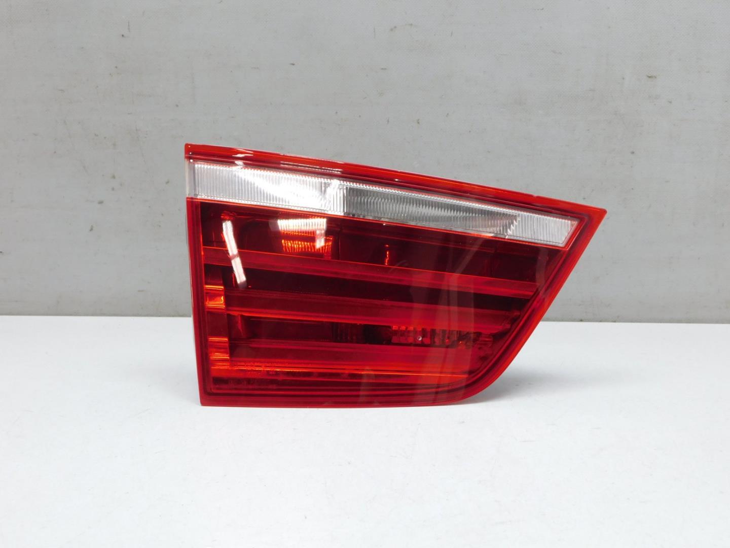 Фонарь задний внутренний левый