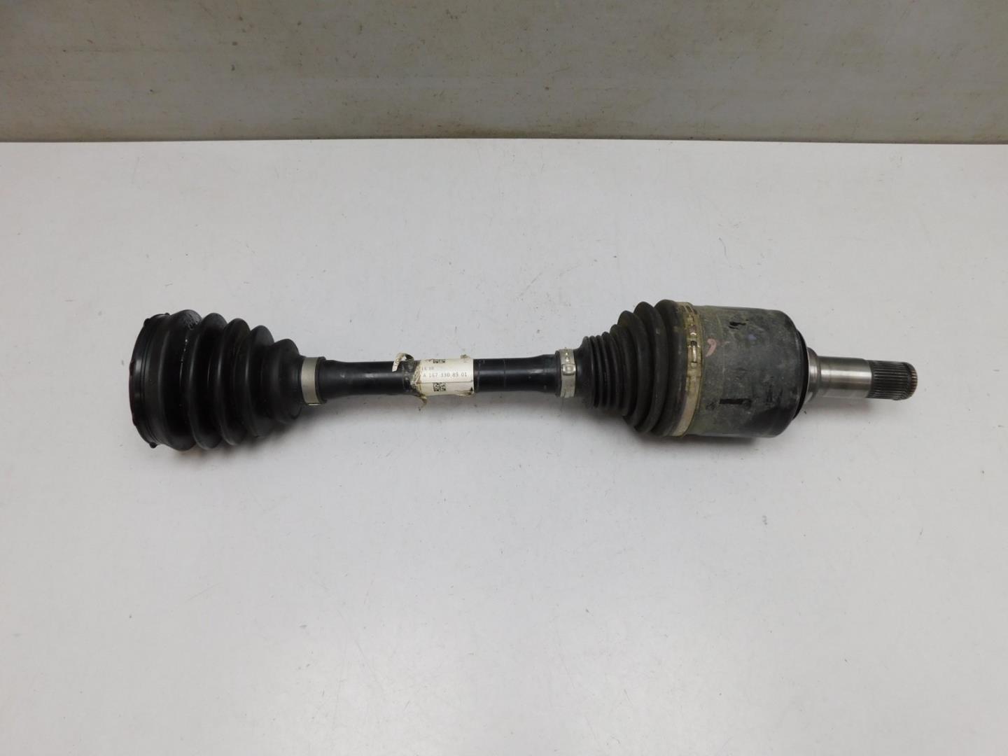 Полуось левая (привод)