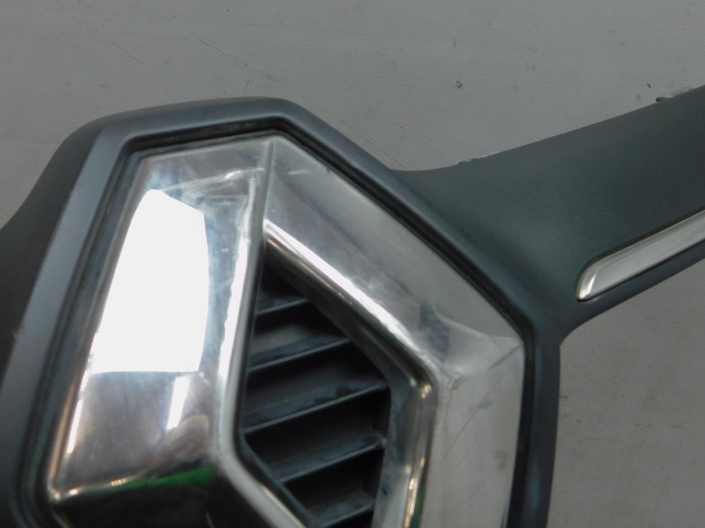 Накладка на решетку радиатора