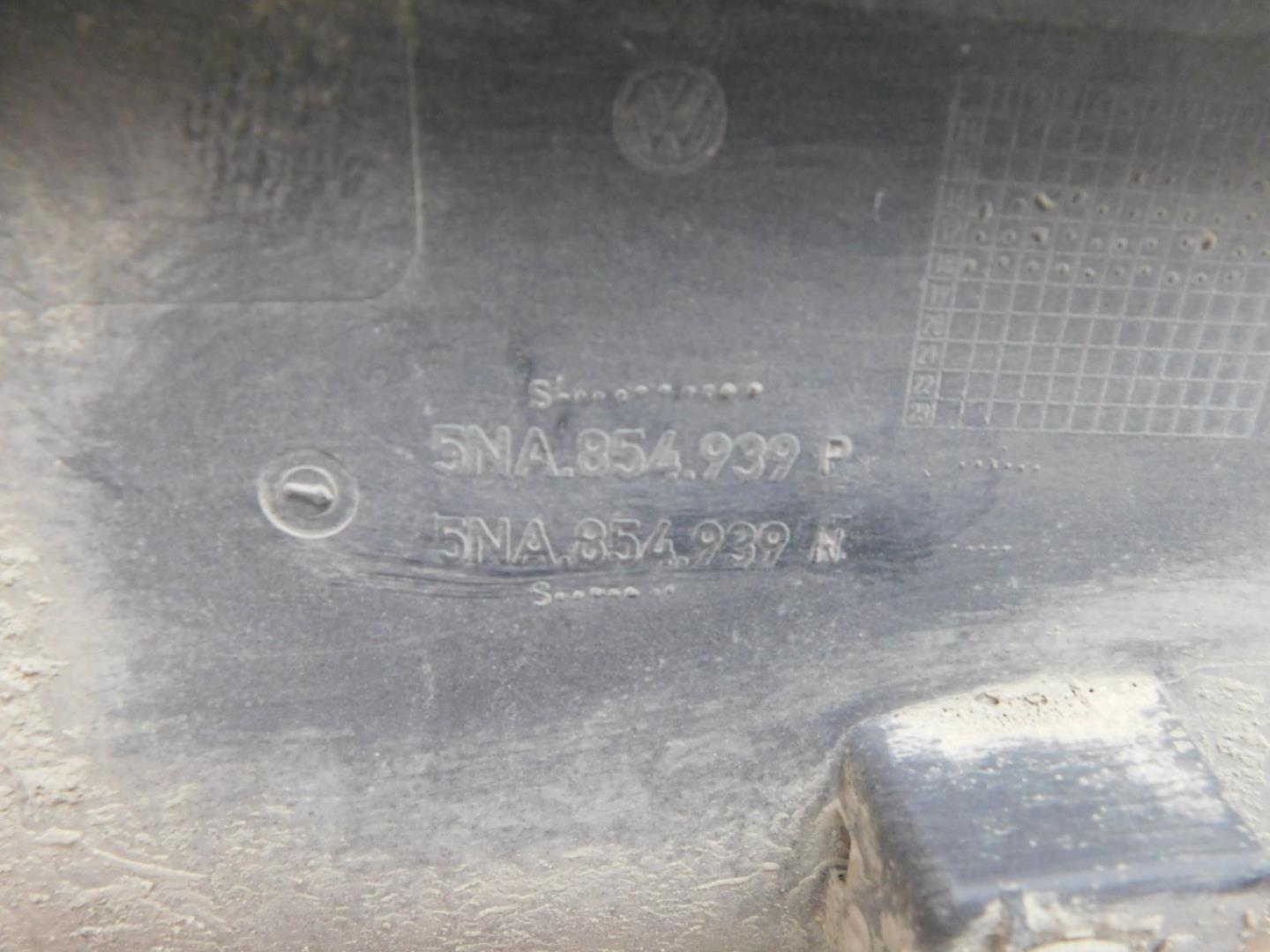 Накладка двери передней левой