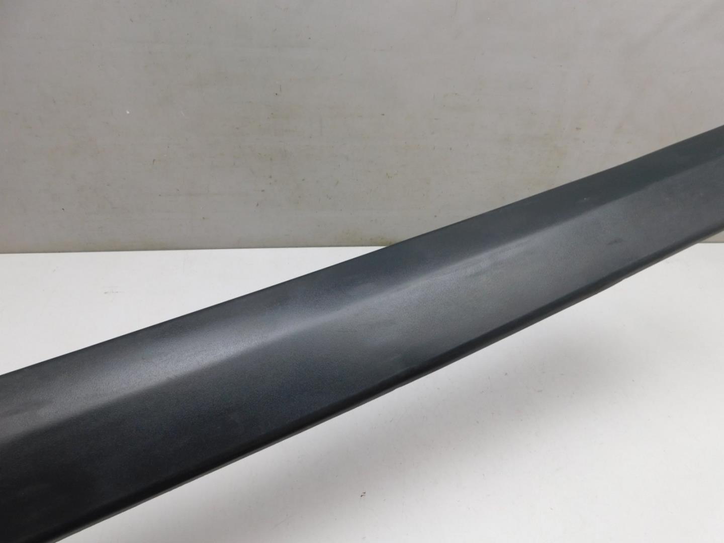 Накладка двери передней левой