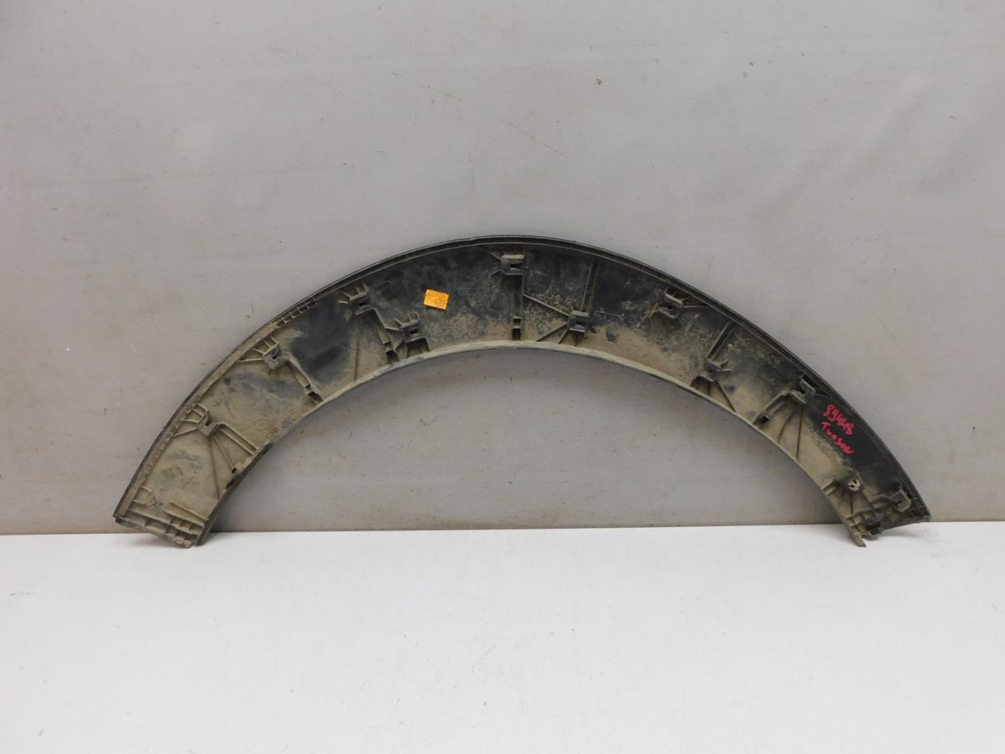 Накладка переднего крыла левого