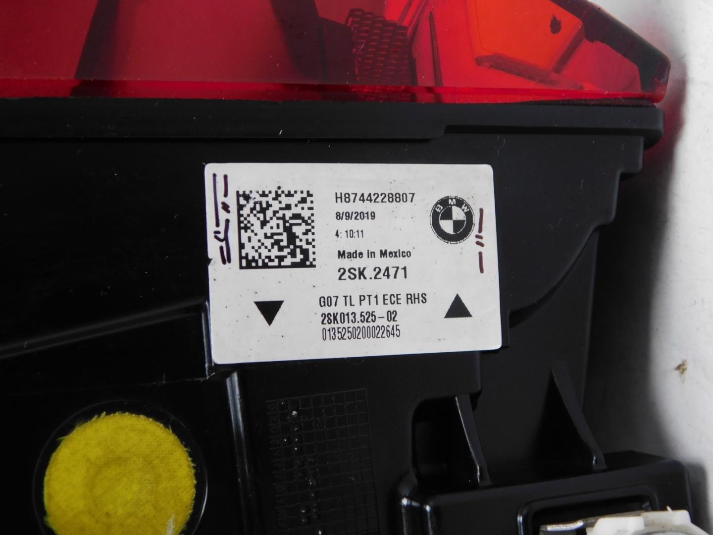 Фонарь задний наружный правый