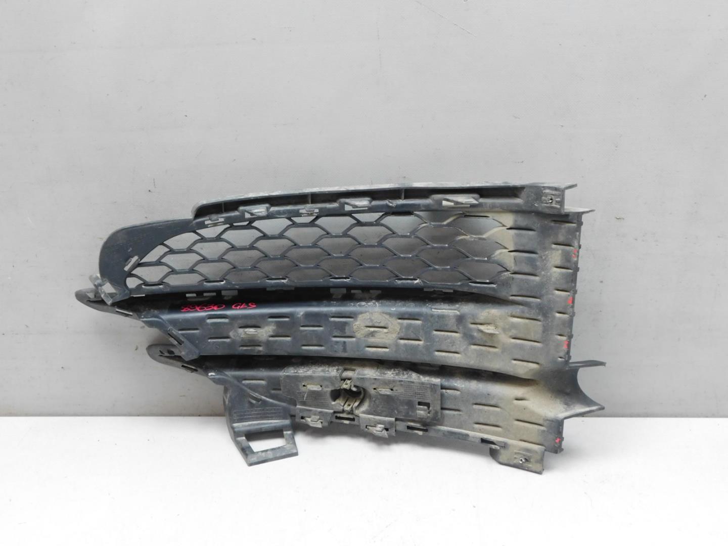 Решетка в бампер правая