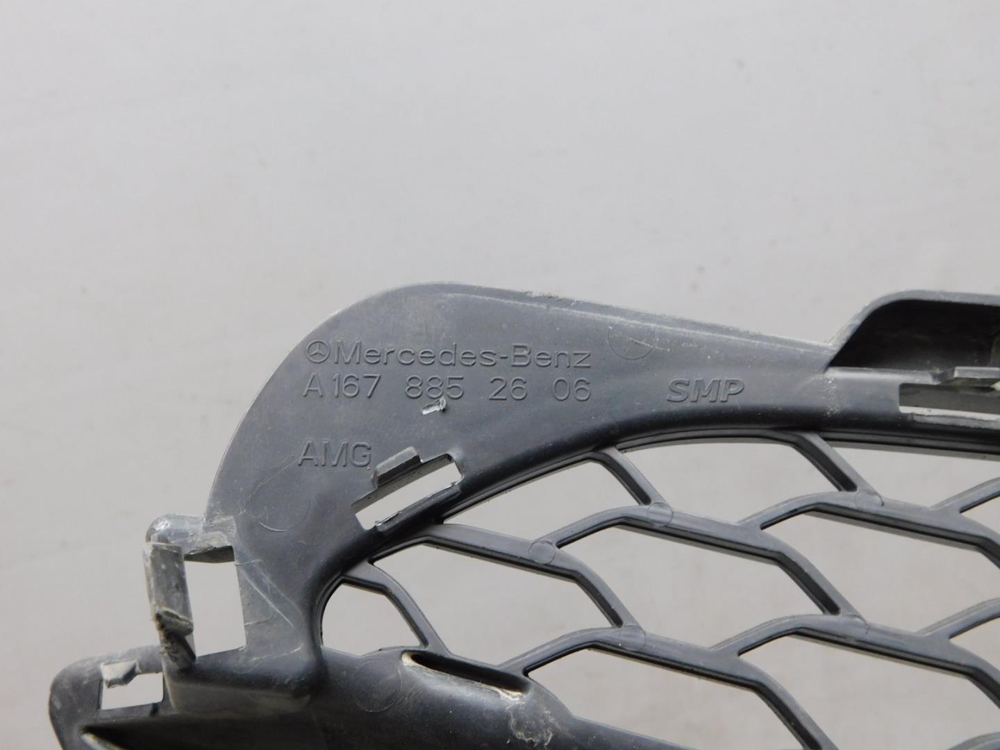 Решетка в бампер правая